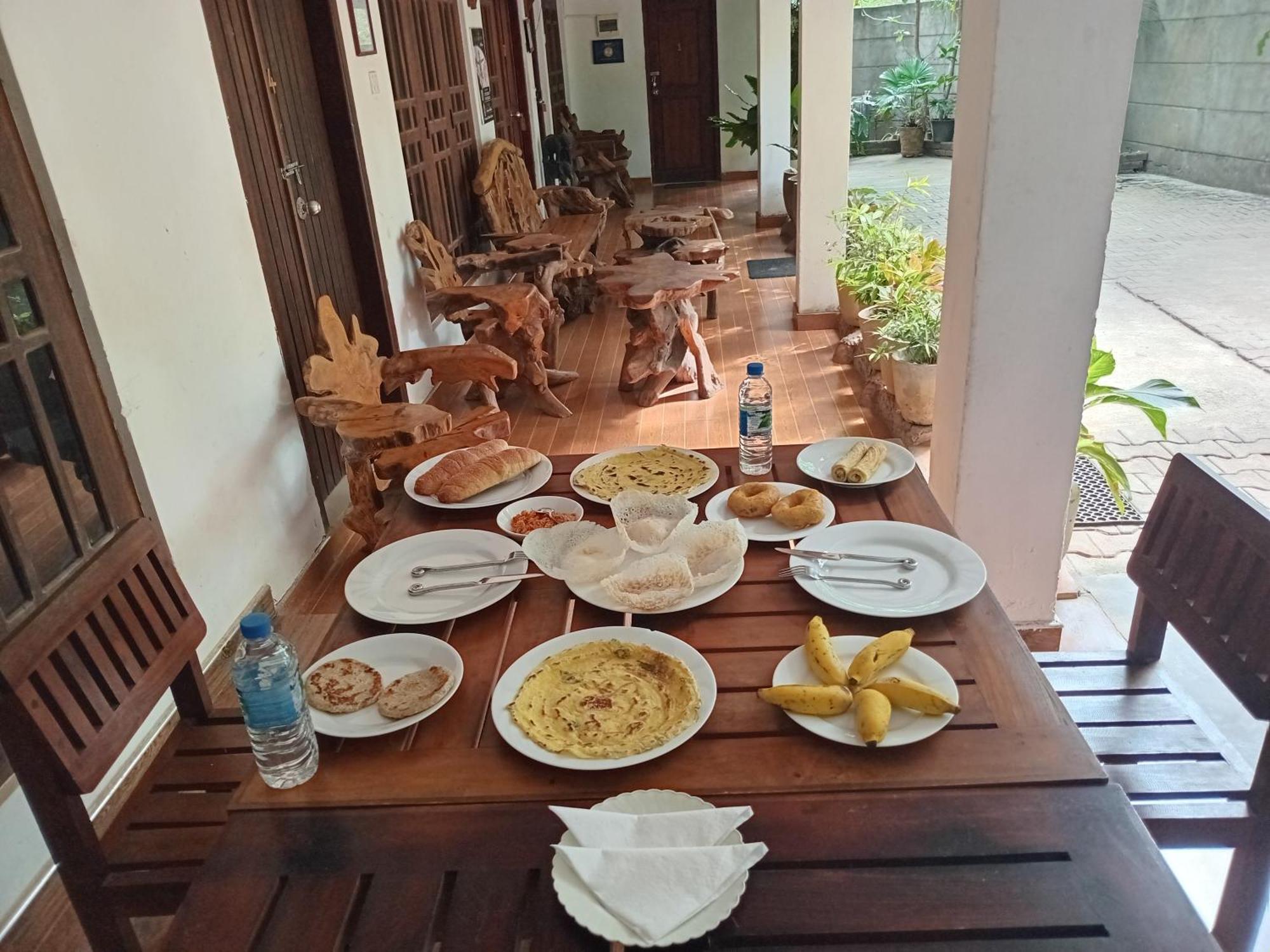 Habarana Dulwan Guest House エクステリア 写真